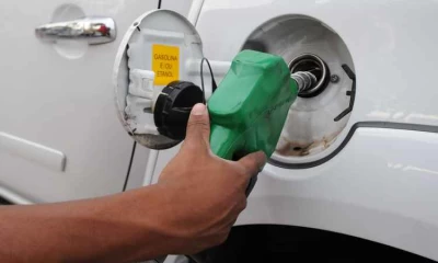 Gasolina desacelera e esfria fúria do dragão