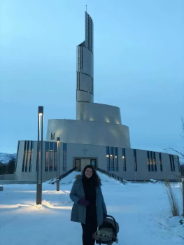 Brasileira que mora na Noruega conta como é viver sem sol durante semanas no inverno ártico