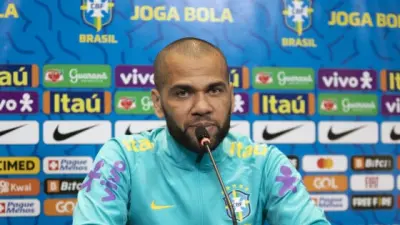 Daniel Alves: Fotos, últimas notícias, idade, signo e biografia!