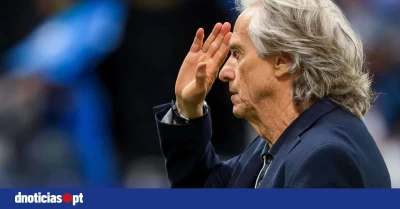 Al Hilal, de Jorge Jesus, dá a volta no fim e fica a um ponto de se sagrar campeão