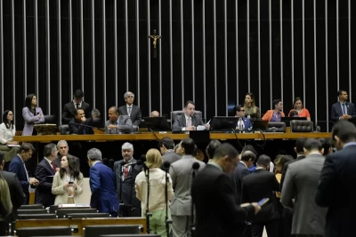 Congresso derruba parte de veto de Lula e libera montante bilionário para emendas