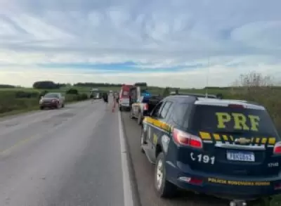 Colisão frontal entre dois carros provoca a morte de quatro pessoas na região da Campanha - Agora Já -