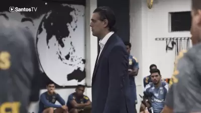 Com novo CEO presente, Santos treina de olho na Chape