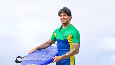 Gabriel Medida está nas semifinais e mantém esperança de ouro no surf